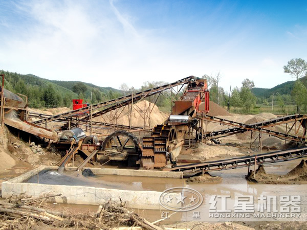 鏈式輸送機工作現場(chǎng)