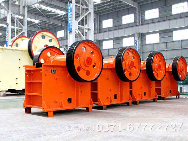 硅線(xiàn)石顎式破碎機 硅線(xiàn)石顎式破碎機