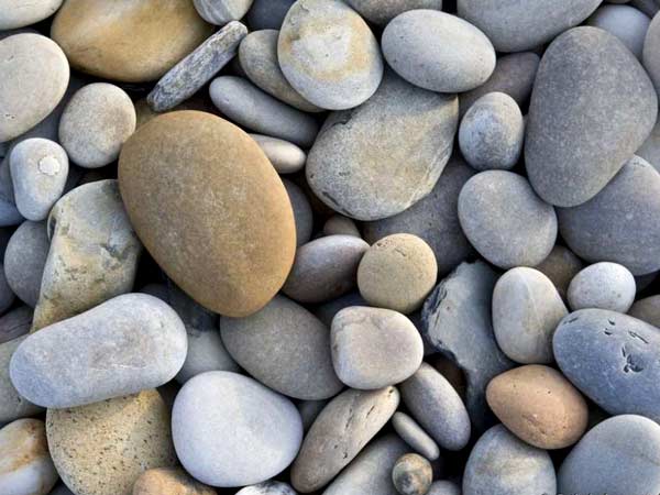 破鵝卵石選哪種破碎石機好？