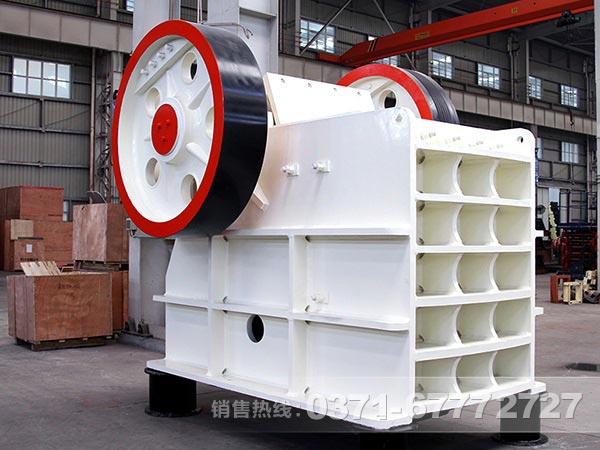 砼路面移動(dòng)破碎機