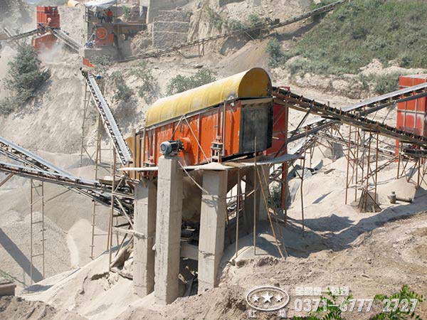 鈉長(cháng)石粉碎工藝客戶(hù)現場(chǎng)局部圖