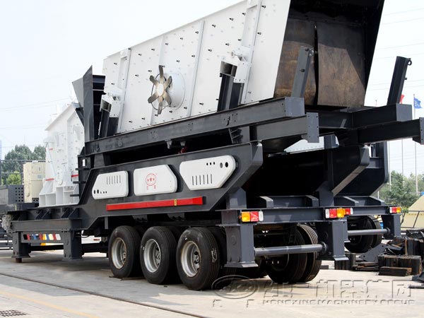 新型移動(dòng)式破碎機 新型移動(dòng)式破碎機