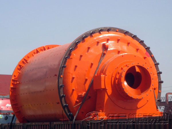 紅星礦渣球磨機發(fā)貨現場(chǎng)