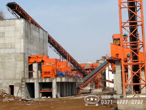 石料廠(chǎng)用破石機生產(chǎn)現場(chǎng)