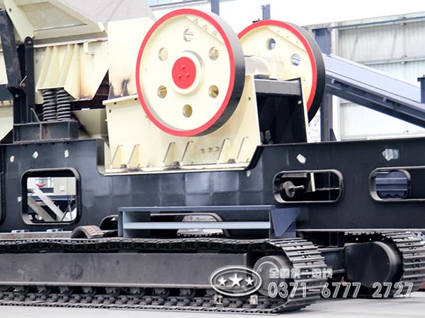 履帶式移動(dòng)混凝土液壓破碎機 履帶式移動(dòng)混凝土液壓破碎機