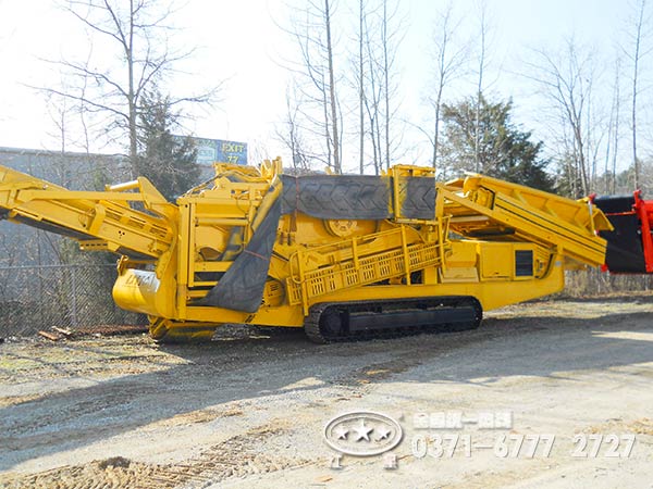 履帶式移動(dòng)砂石料場(chǎng)破碎機