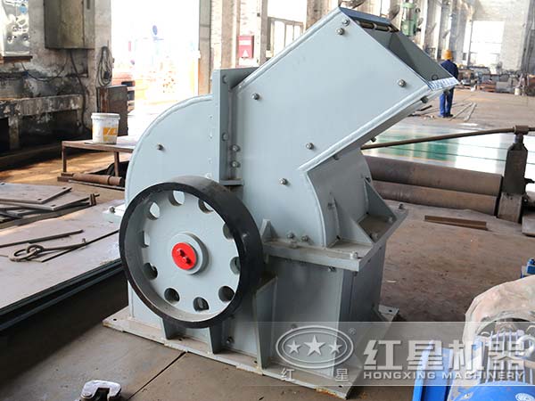 錘式打砂機生產(chǎn)車(chē)間