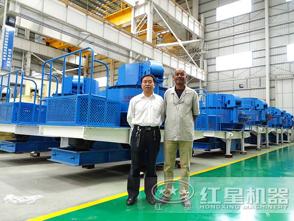 水泥制砂機客戶(hù)留影