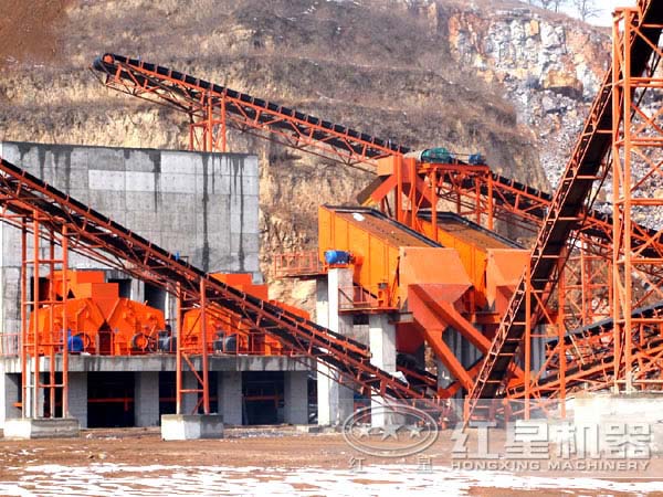 長(cháng)石破碎生產(chǎn)線(xiàn)客戶(hù)現場(chǎng)圖二