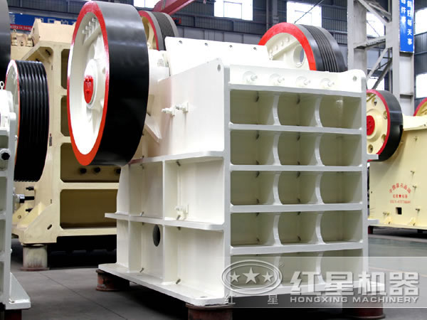 破碎機顎破廠(chǎng)家選擇時(shí)三要點(diǎn)