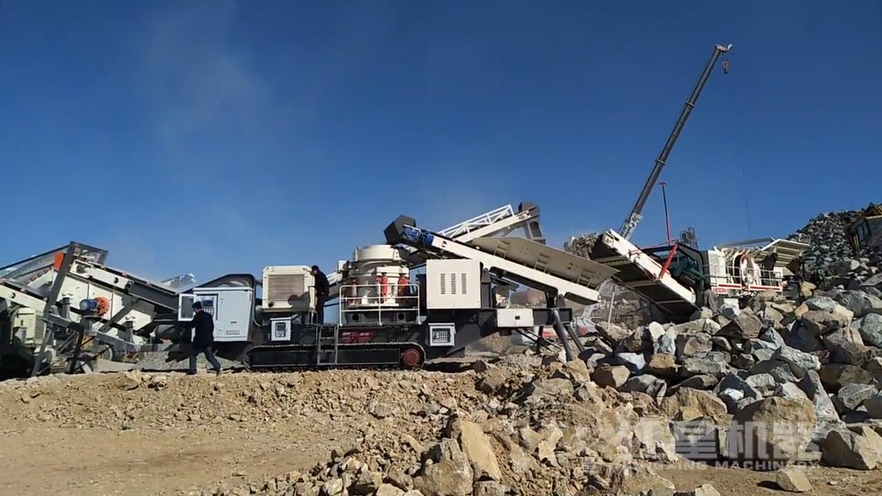 煙臺時(shí)產(chǎn)400噸履帶移動(dòng)破碎機現場(chǎng)生產(chǎn)視頻