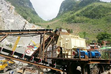 河南洛陽(yáng)破碎生產(chǎn)線(xiàn)現場(chǎng)