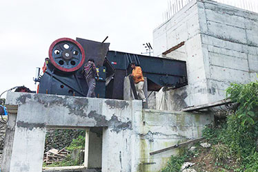 廣東煤矸石破碎生產(chǎn)線(xiàn)現場(chǎng)