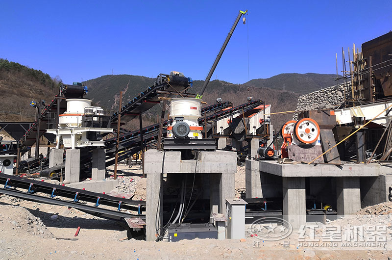 砂石料破碎生產(chǎn)現場(chǎng)圖片 砂石料破碎生產(chǎn)現場(chǎng)圖片