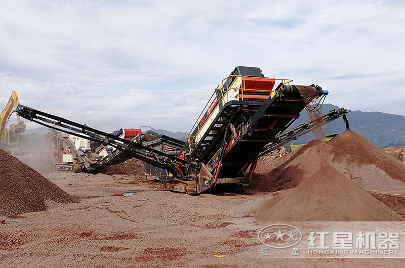履帶式移動(dòng)破碎機工作現場(chǎng)圖片 履帶式移動(dòng)破碎機工作現場(chǎng)圖片