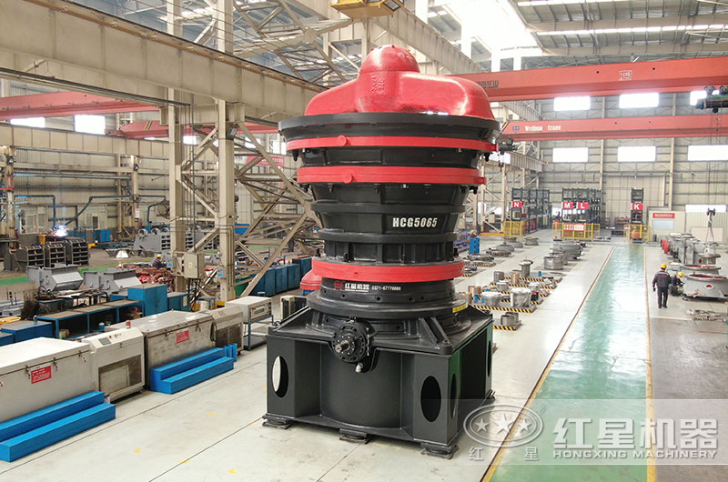 旋回破碎機制造車(chē)間實(shí)拍圖 旋回破碎機制造車(chē)間實(shí)拍圖