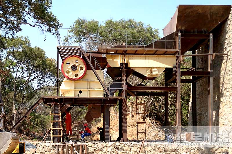 CJ顎式破碎機破碎生產(chǎn)現場(chǎng) CJ顎式破碎機破碎生產(chǎn)現場(chǎng)