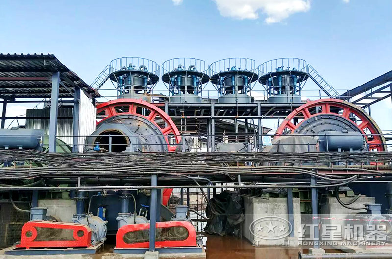 水泥球磨機設備選礦生產(chǎn)現場(chǎng)