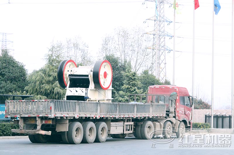 912破碎機發(fā)貨現場(chǎng)