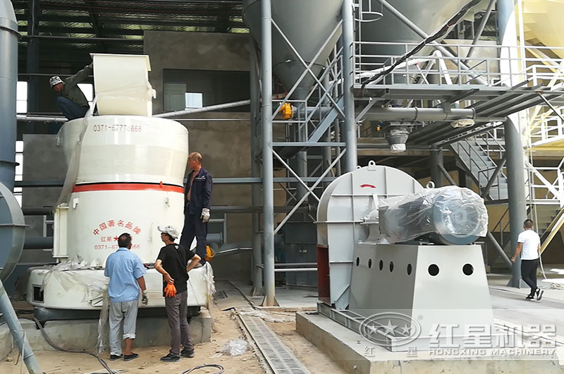 硅砂磨粉現場(chǎng)圖片