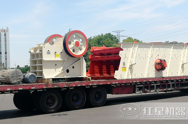 時(shí)產(chǎn)80噸破碎機裝車(chē)發(fā)貨現場(chǎng)