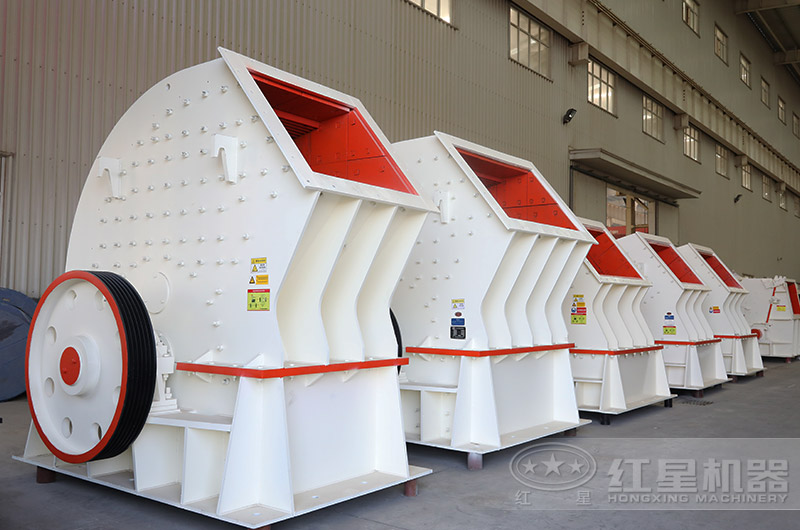 PCZ重錘式破碎機進(jìn)料口大，石料可一次破碎成型