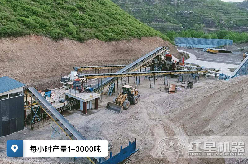 采石場(chǎng)破碎機工作現場(chǎng) 采石場(chǎng)破碎機工作現場(chǎng)