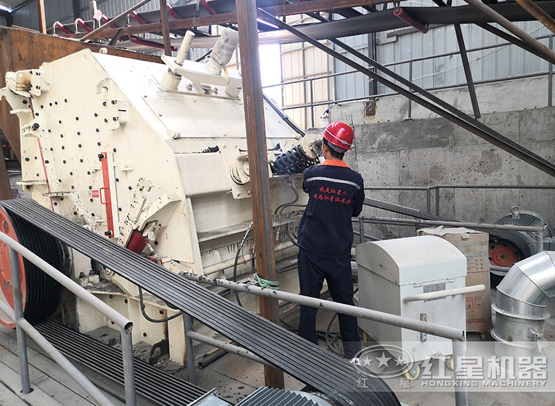 紅星機器售后人員現場(chǎng)檢查設備 紅星機器售后人員現場(chǎng)檢查設備