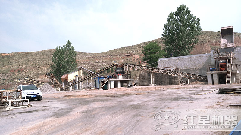 鄂破+圓錐破碎機作業(yè)現場(chǎng) 鄂破+圓錐破碎機作業(yè)現場(chǎng)