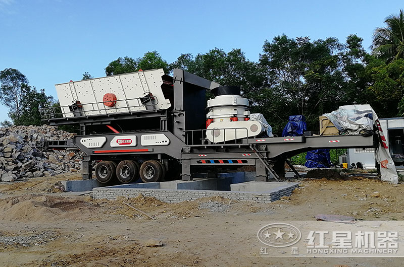 移動(dòng)式鵝卵石粉碎機圖片