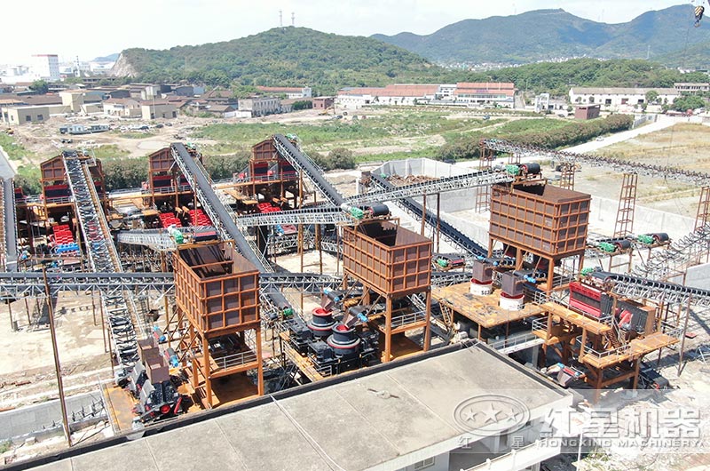 時(shí)產(chǎn)3000噸的破碎機工作現場(chǎng)圖片 時(shí)產(chǎn)3000噸的破碎機工作現場(chǎng)圖片