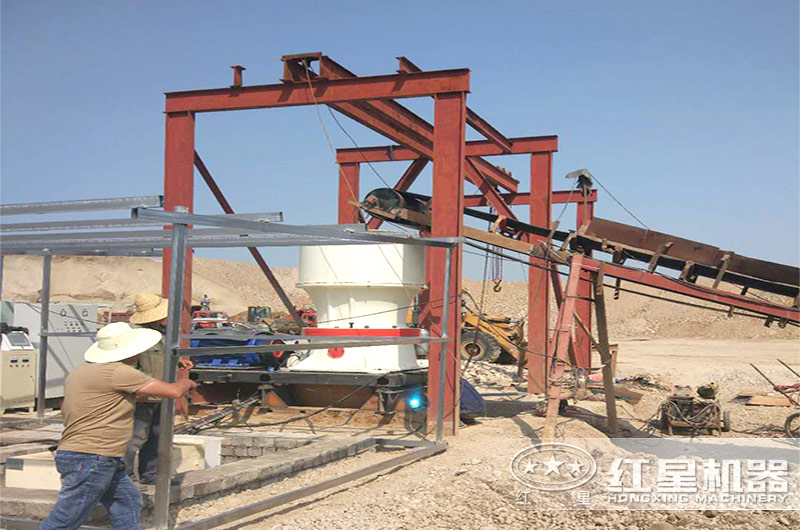 單缸液壓圓錐破碎機的液壓可自動(dòng)調整嗎？其結構特點(diǎn)及優(yōu)勢有哪些？