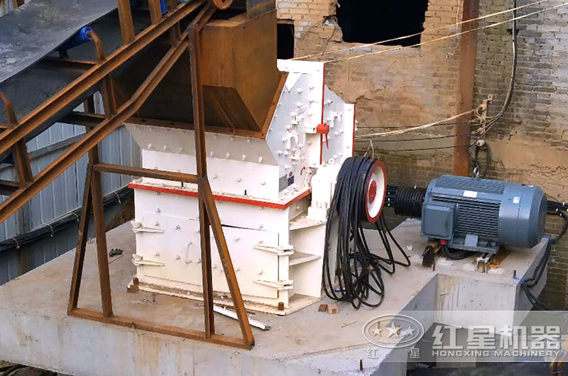 細碎制砂機工作現場(chǎng)圖片 細碎制砂機工作現場(chǎng)圖片