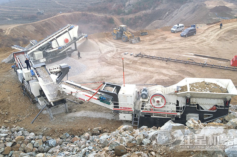 多臺移動(dòng)破碎機組合生產(chǎn) 多臺移動(dòng)破碎機組合生產(chǎn)