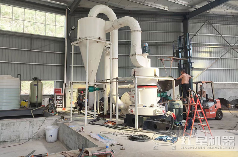 立磨機工作現場(chǎng)實(shí)拍圖 立磨機工作現場(chǎng)實(shí)拍圖