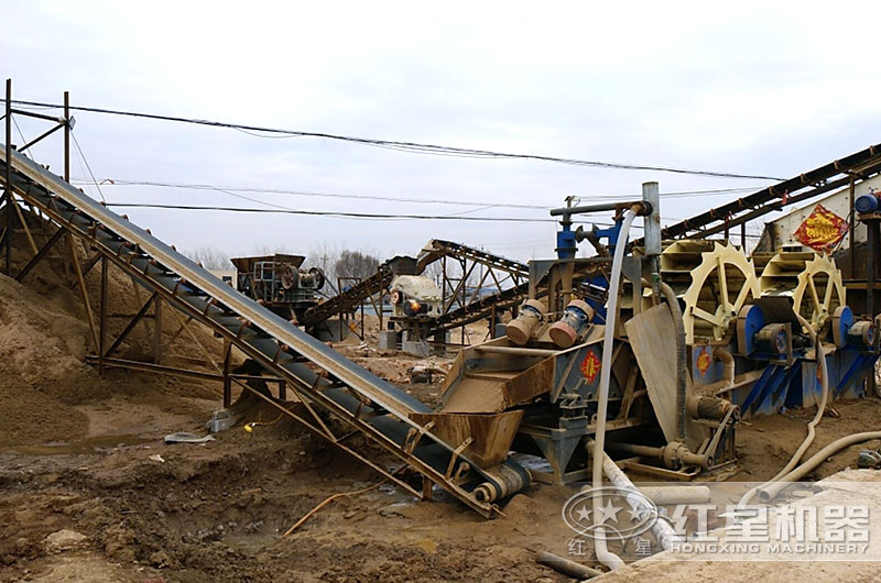 時(shí)產(chǎn)80噸破碎機生產(chǎn)現場(chǎng)