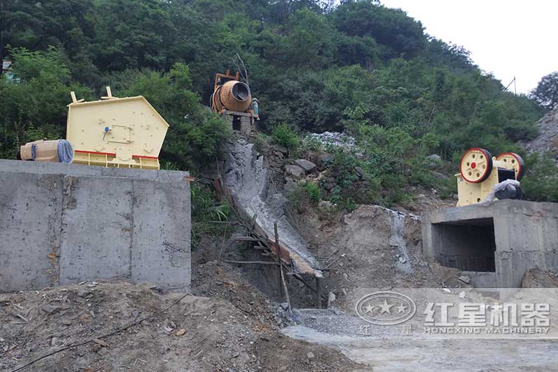 珍珠巖破碎設備生產(chǎn)線(xiàn)配置方案