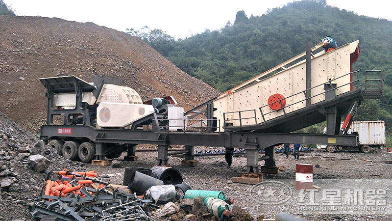 輪胎錘式破碎機生產(chǎn)線(xiàn)現場(chǎng)