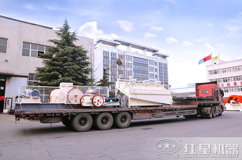 紅星廠(chǎng)家的對輥破發(fā)貨現場(chǎng)