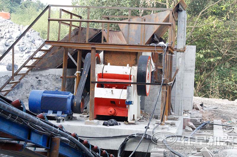 安徽客戶(hù)碎石破碎機工作現場(chǎng) 安徽客戶(hù)碎石破碎機工作現場(chǎng)