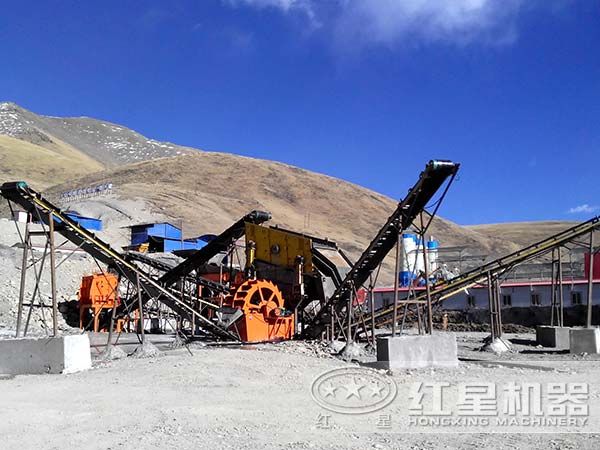 石子生產(chǎn)線(xiàn)現場(chǎng)