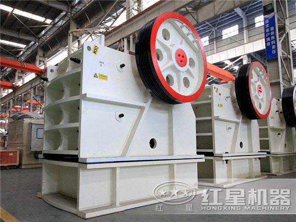 鄂式破碎機后推力板的磨損及改進(jìn)方法