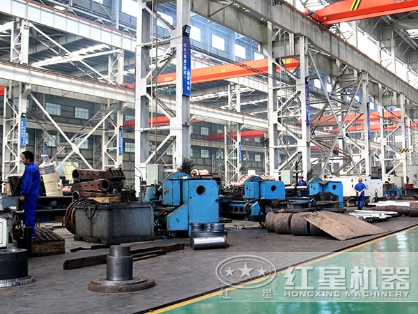 紅星顎式破碎機廠(chǎng)家車(chē)間