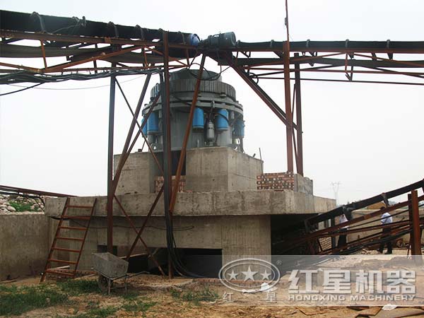 礦渣破碎機工作現場(chǎng)