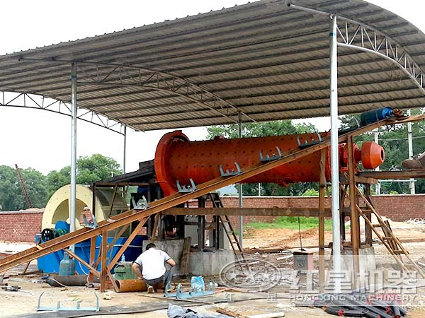 粉煤灰球磨機工作現場(chǎng)