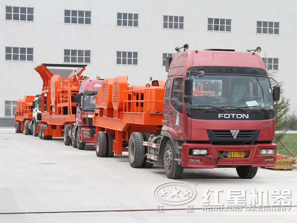 公路專(zhuān)用碎石機發(fā)貨現場(chǎng)