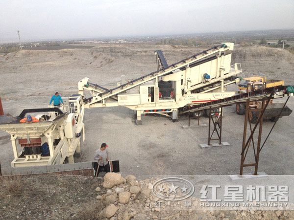移動(dòng)破碎站客戶(hù)現場(chǎng)