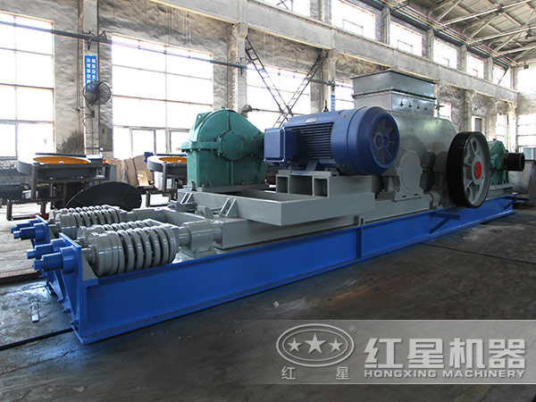 對輥式破碎機生產(chǎn)車(chē)間