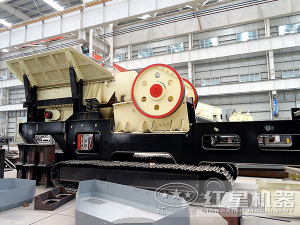 履帶式移動(dòng)式碎石機