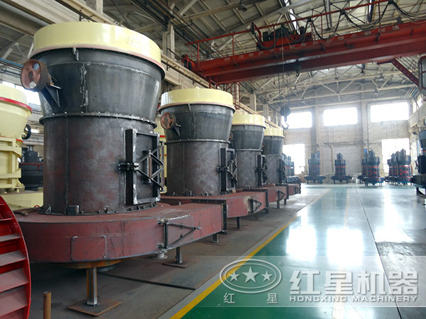 立式磨粉機生產(chǎn)車(chē)間